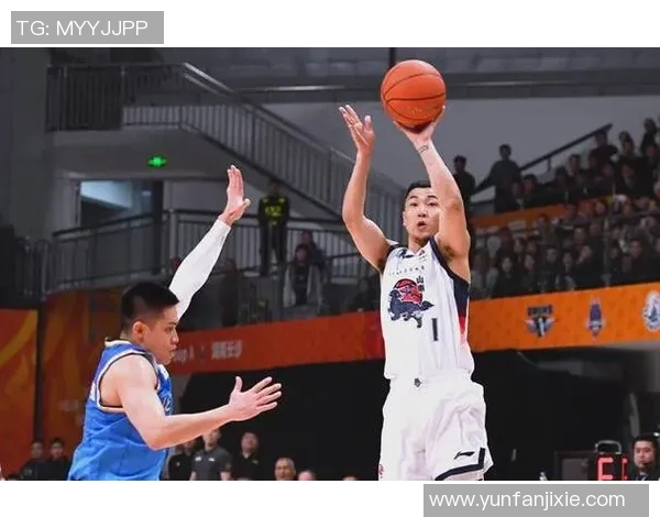 CBA精彩对决山东队与北京队比赛回放全程回顾与精彩瞬间分析