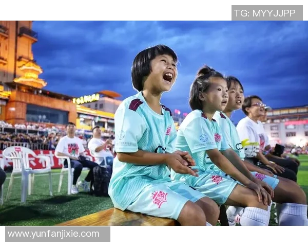 中国国青队迎战巴西队青春对决展现足球新生力量与激情